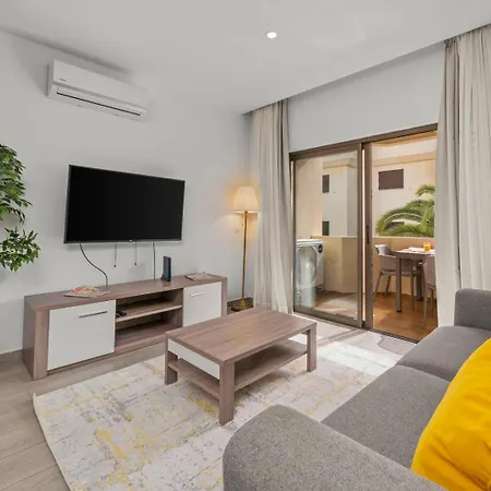 Sea View & Shared Pool In By Hostwise *