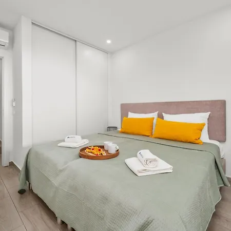 Sea View & Shared Pool In By Hostwise Apartment Lagos