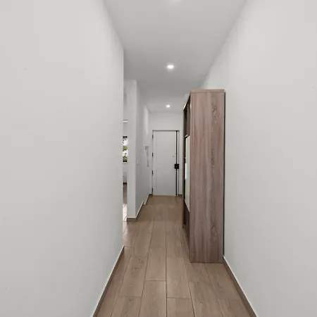 Apartment Sea View & Shared Pool In By Hostwise *