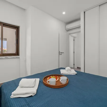 Sea View & Shared Pool In By Hostwise *