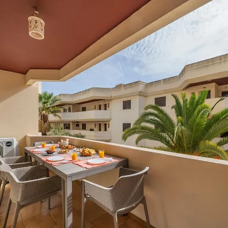 Sea View & Shared Pool In By Hostwise Апартаменты