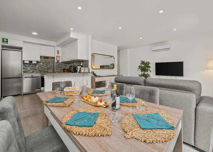 Sea View & Shared Pool In By Hostwise * Lagos