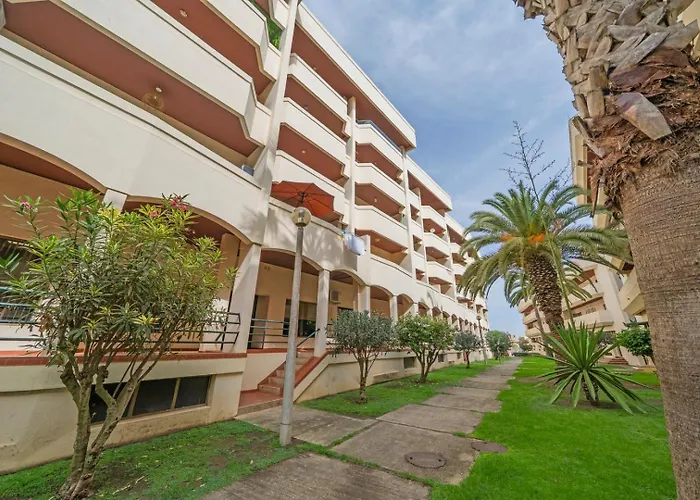 Sea View & Shared Pool In By Hostwise Lägenhet *